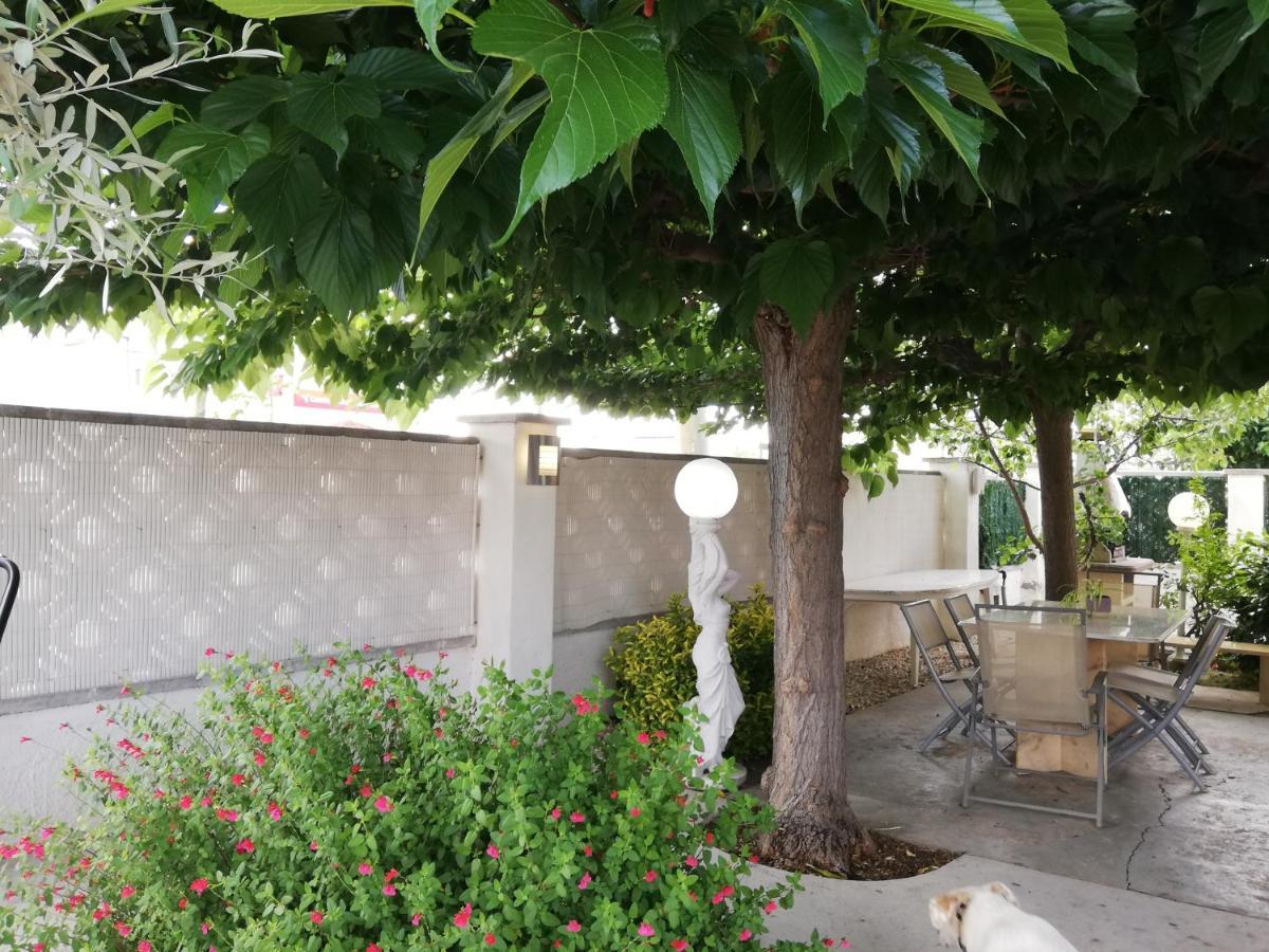 Villa Leones Empuriabrava Exterior foto