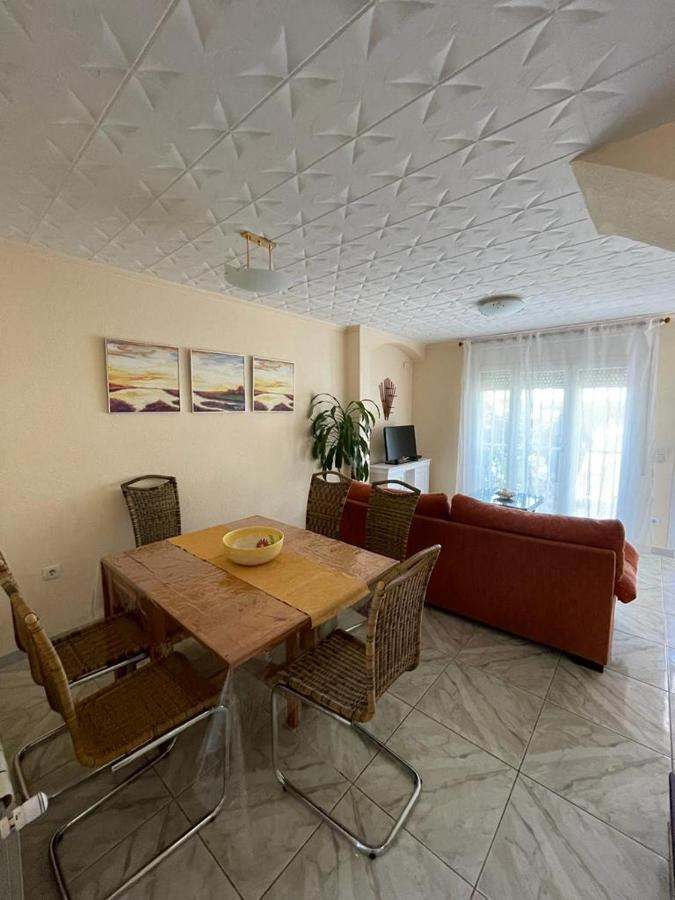 Villa Leones Empuriabrava Exterior foto